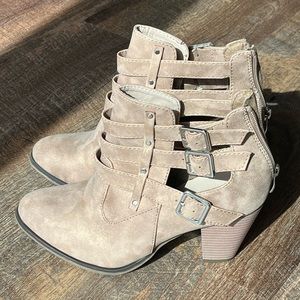 Womens Ankle Booties Size 7.5